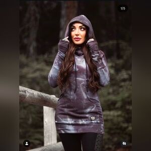 SEW MUCH LOVE MOTLEY GRAPHIC PATCH BLUE/PURPLE HOODIE MED LIKE NEW BAMBOO FLEECE